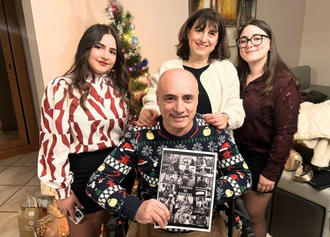 Livre photographique : Passeurs de mémoires . Une exposition photos de 20 familles lyonnaises